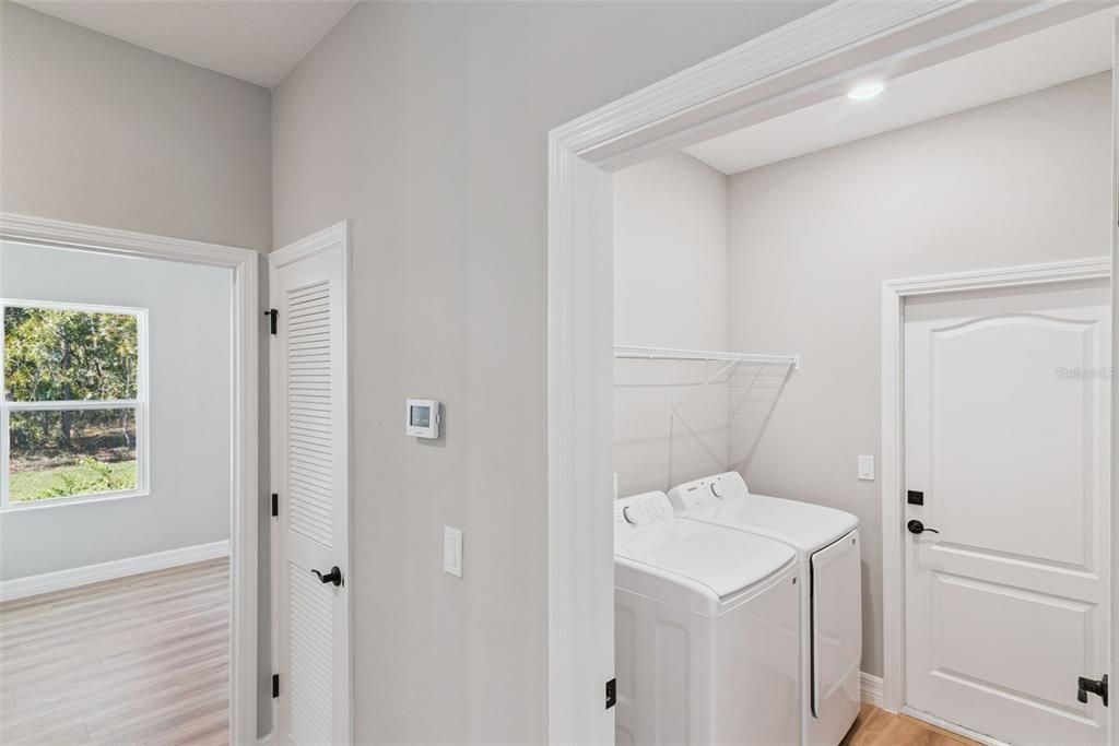 合同活跃: $357,900 (4 贝兹, 3 浴室, 1990 平方英尺)