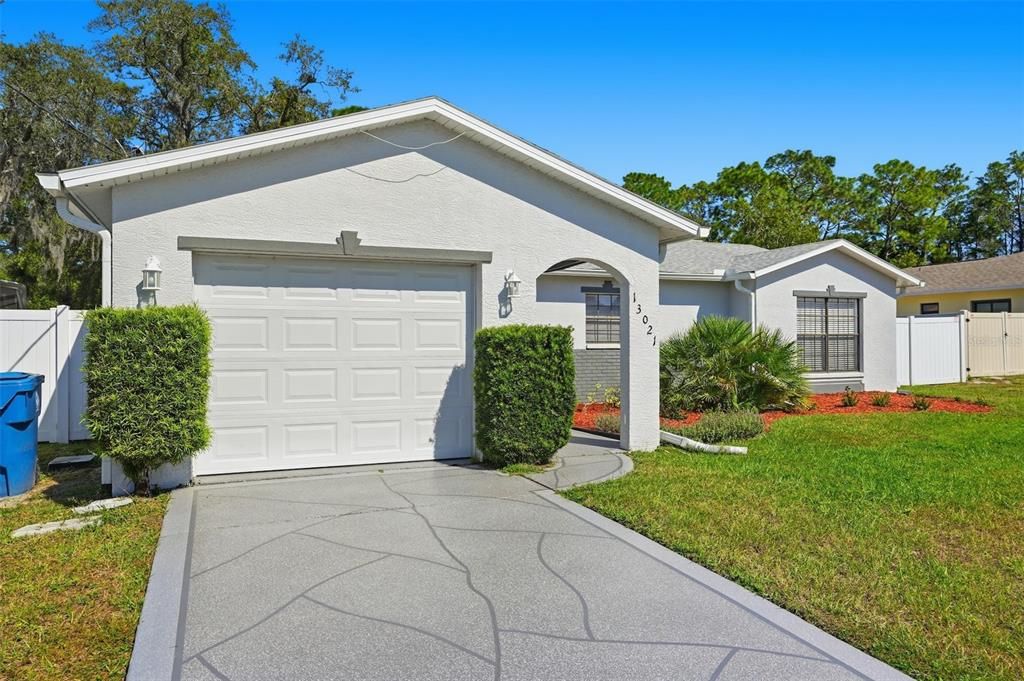 Recently Sold: $285,000 (3 beds, 2 baths, 1404 Square Feet)