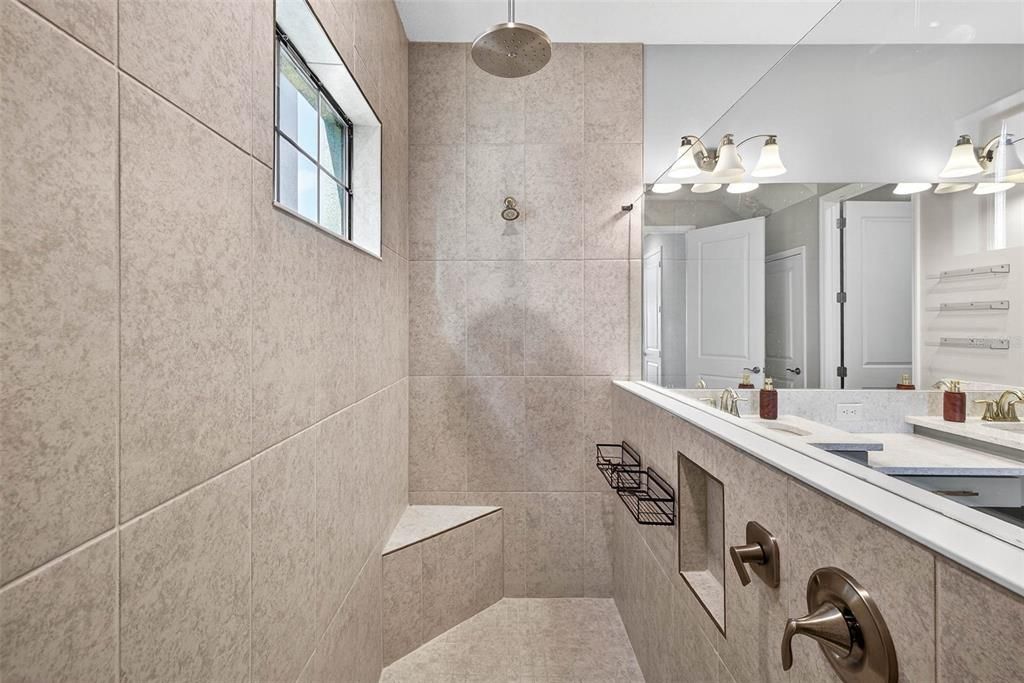 待售: $735,000 (4 贝兹, 4 浴室, 3230 平方英尺)