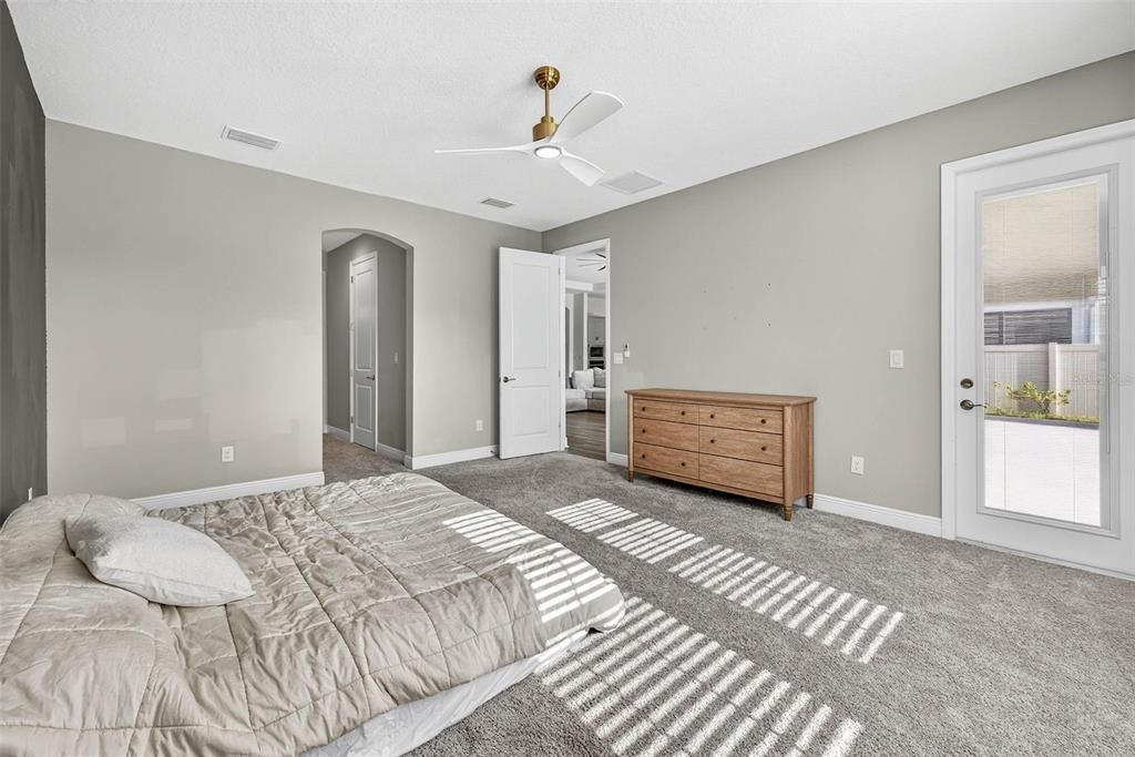 待售: $735,000 (4 贝兹, 4 浴室, 3230 平方英尺)