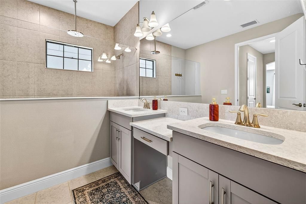 待售: $735,000 (4 贝兹, 4 浴室, 3230 平方英尺)