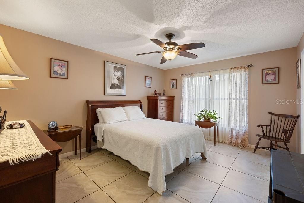 For Sale: $328,000 (3 beds, 2 baths, 1449 Square Feet)