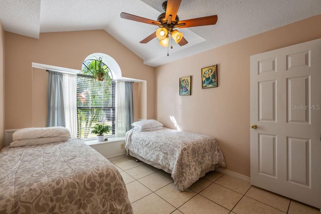 For Sale: $328,000 (3 beds, 2 baths, 1449 Square Feet)