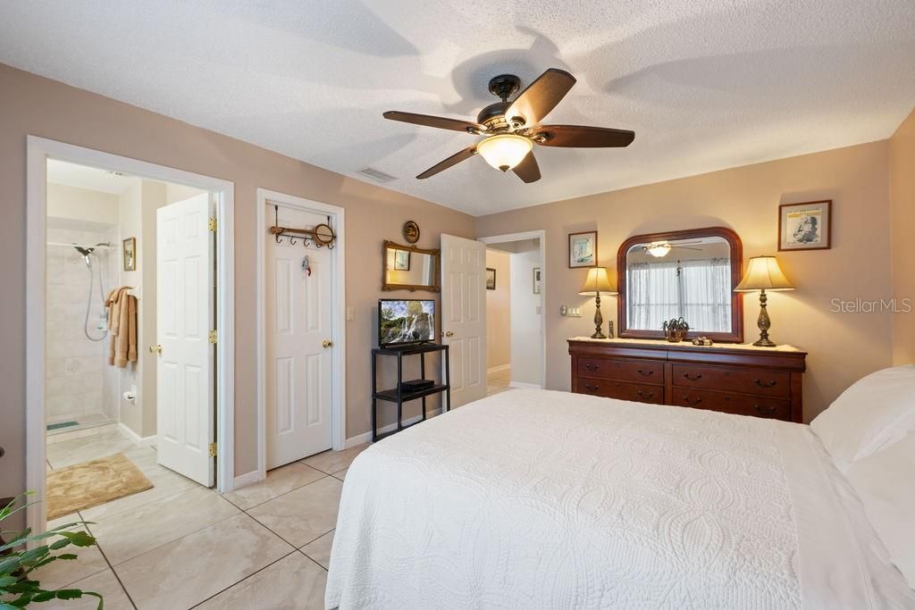 For Sale: $328,000 (3 beds, 2 baths, 1449 Square Feet)