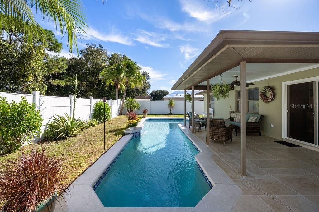 For Sale: $328,000 (3 beds, 2 baths, 1449 Square Feet)