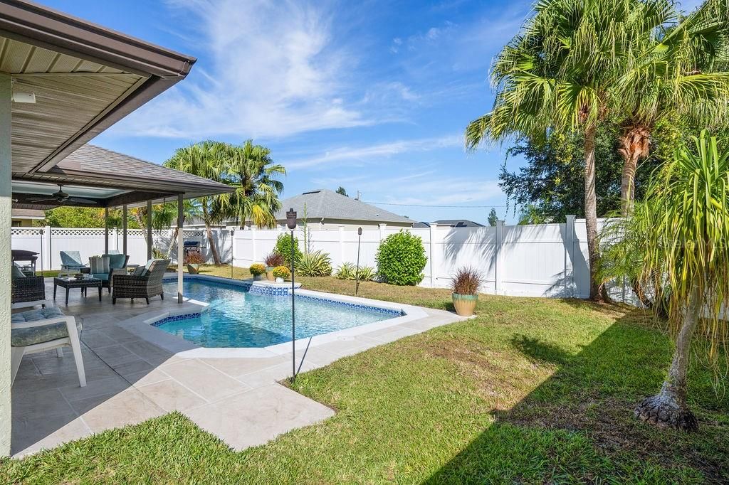 For Sale: $328,000 (3 beds, 2 baths, 1449 Square Feet)