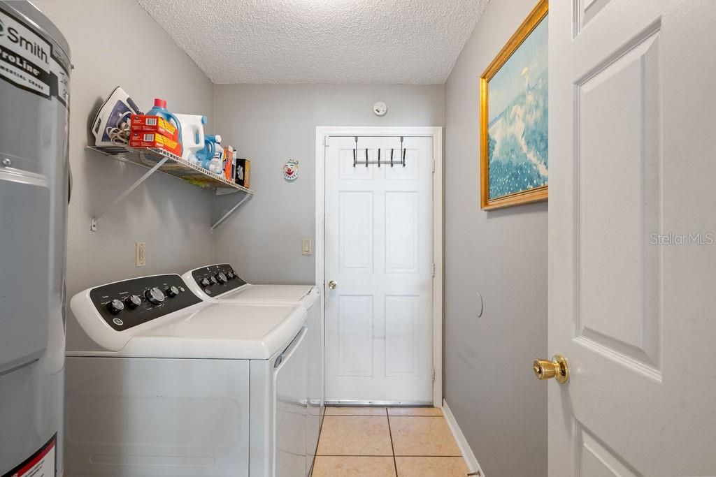 For Sale: $328,000 (3 beds, 2 baths, 1449 Square Feet)