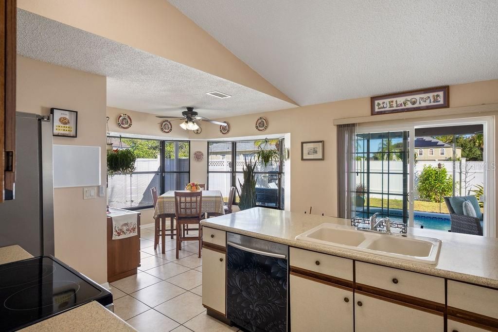 For Sale: $328,000 (3 beds, 2 baths, 1449 Square Feet)