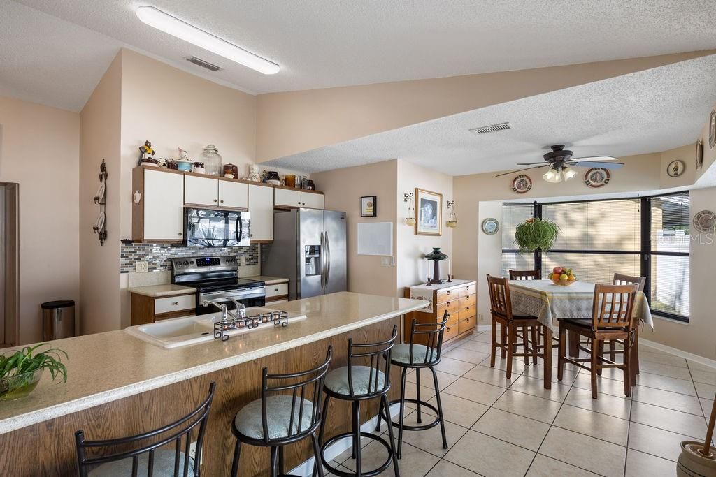 For Sale: $328,000 (3 beds, 2 baths, 1449 Square Feet)