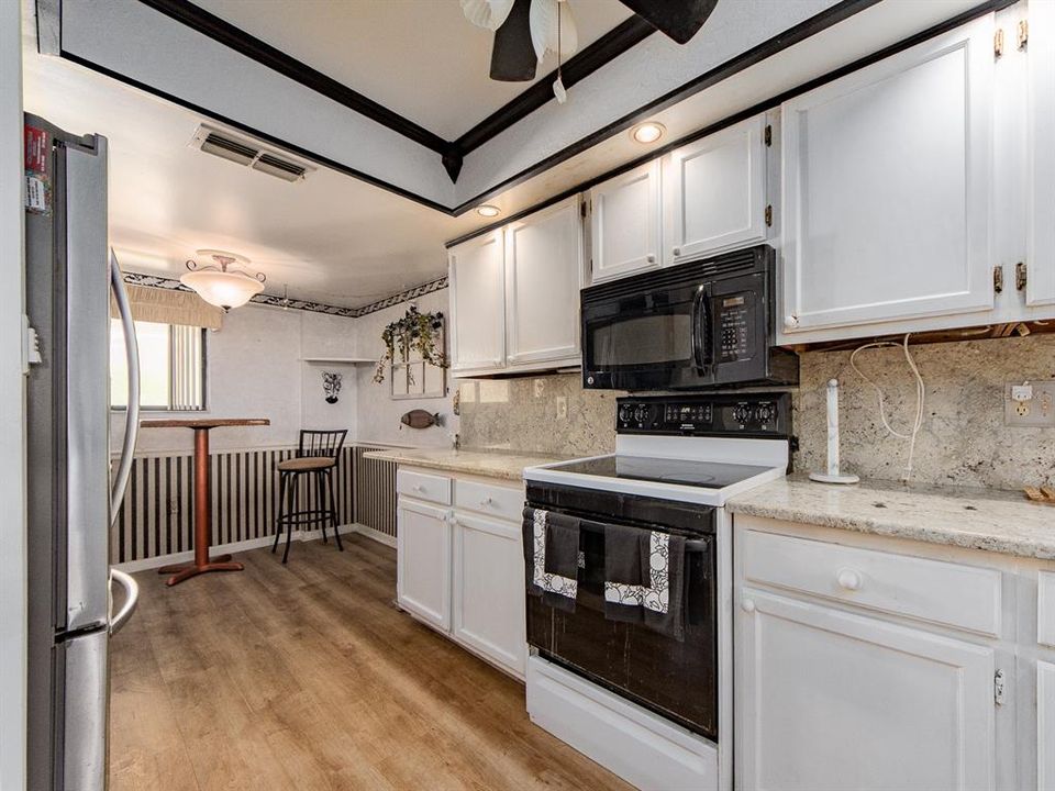 待售: $219,900 (2 贝兹, 2 浴室, 1200 平方英尺)