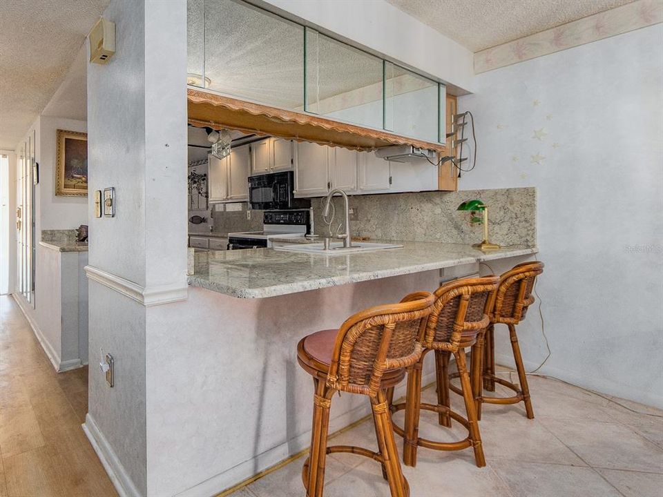 待售: $219,900 (2 贝兹, 2 浴室, 1200 平方英尺)