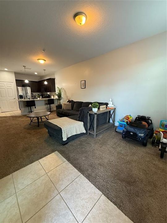 待售: $180,000 (2 贝兹, 2 浴室, 923 平方英尺)