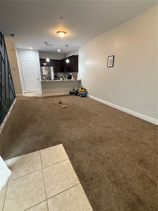 待售: $180,000 (2 贝兹, 2 浴室, 923 平方英尺)