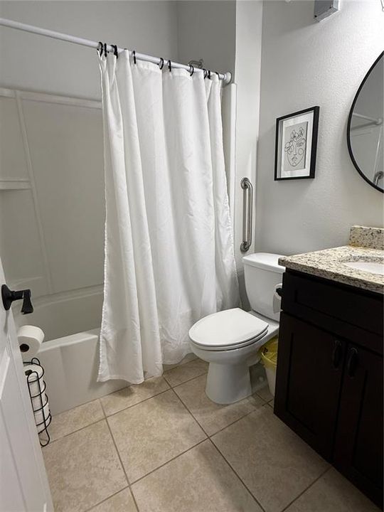 待售: $180,000 (2 贝兹, 2 浴室, 923 平方英尺)