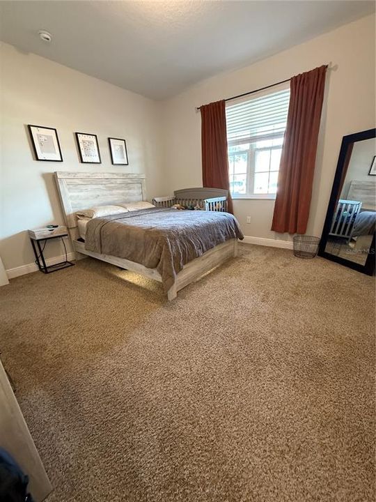 待售: $180,000 (2 贝兹, 2 浴室, 923 平方英尺)