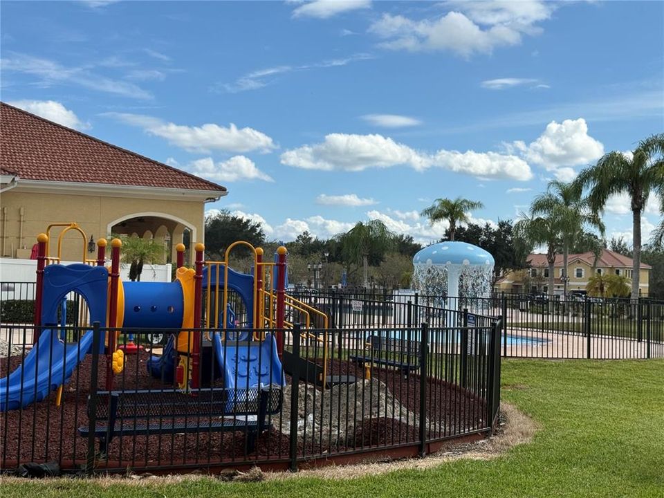 待售: $180,000 (2 贝兹, 2 浴室, 923 平方英尺)