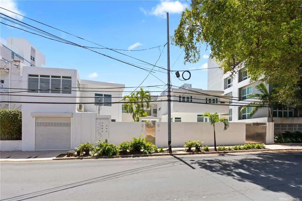 For Rent: $2,900 (2 beds, 2 baths, 634 Square Feet)