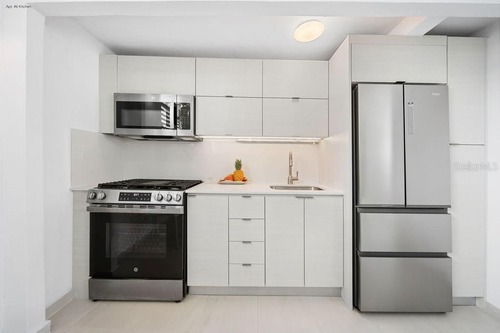 For Rent: $2,900 (2 beds, 2 baths, 634 Square Feet)