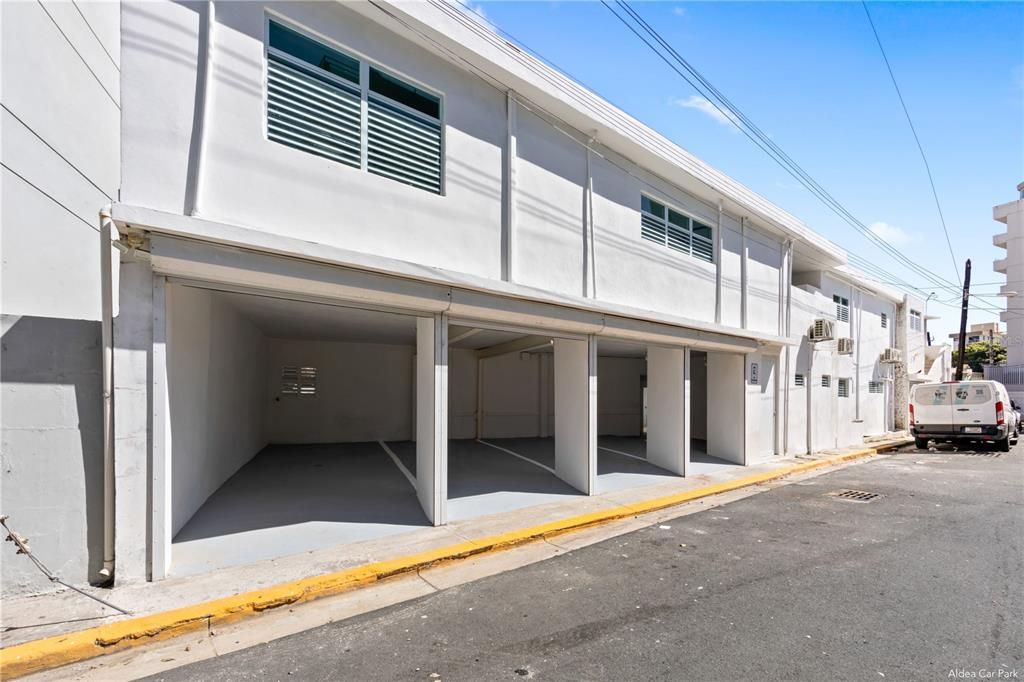 For Rent: $2,900 (2 beds, 2 baths, 634 Square Feet)