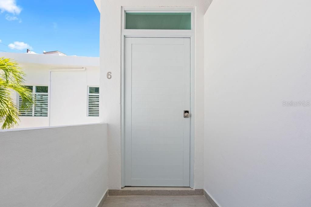 For Rent: $2,900 (2 beds, 2 baths, 634 Square Feet)