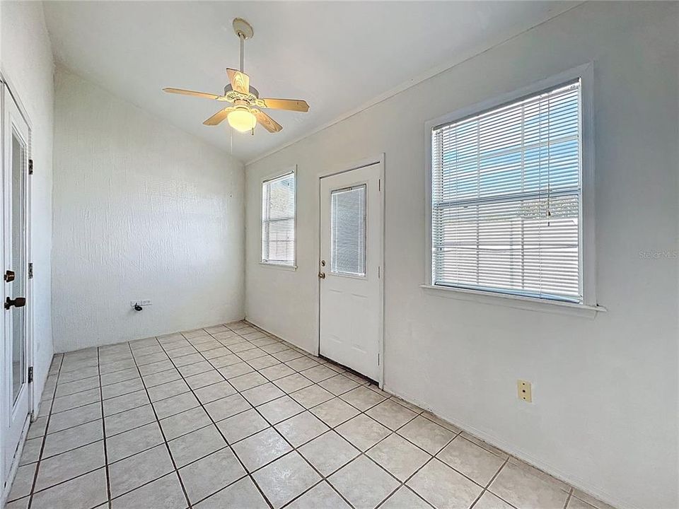 For Sale: $265,000 (3 beds, 2 baths, 1514 Square Feet)