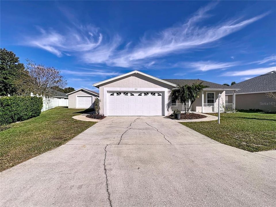 For Sale: $265,000 (3 beds, 2 baths, 1514 Square Feet)