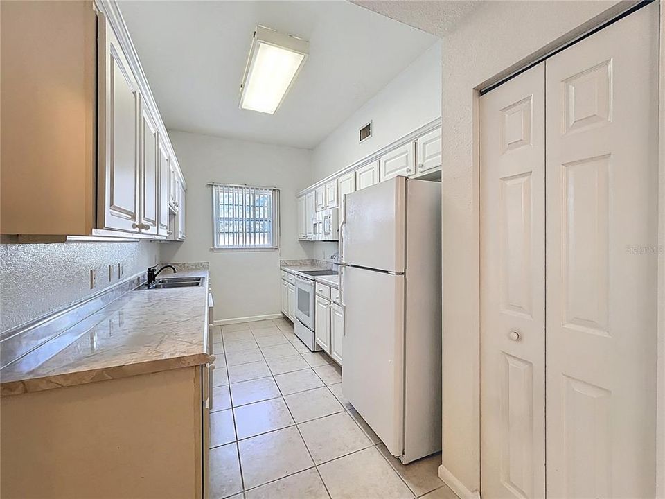 For Sale: $265,000 (3 beds, 2 baths, 1514 Square Feet)