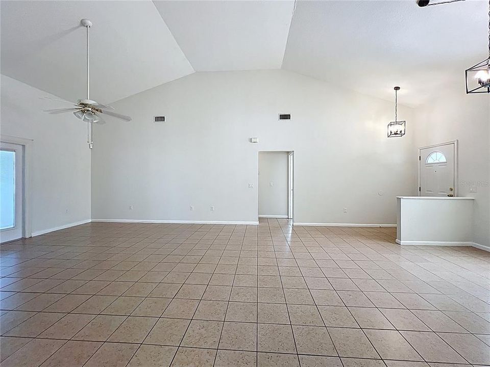 For Sale: $265,000 (3 beds, 2 baths, 1514 Square Feet)