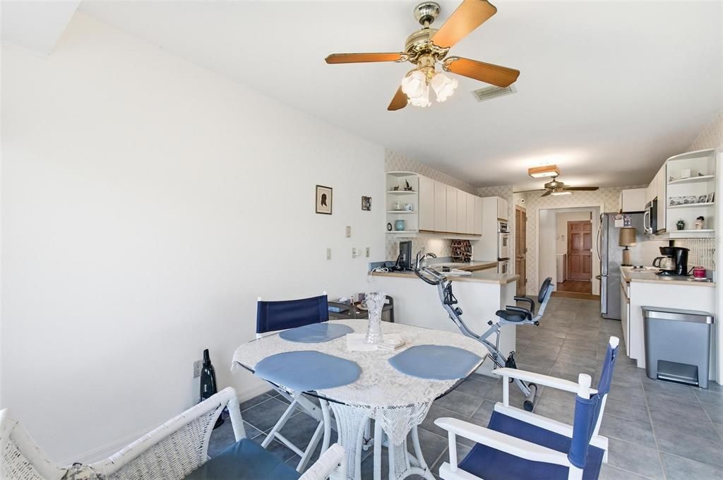 出租: $3,300 (3 贝兹, 2 浴室, 2997 平方英尺)