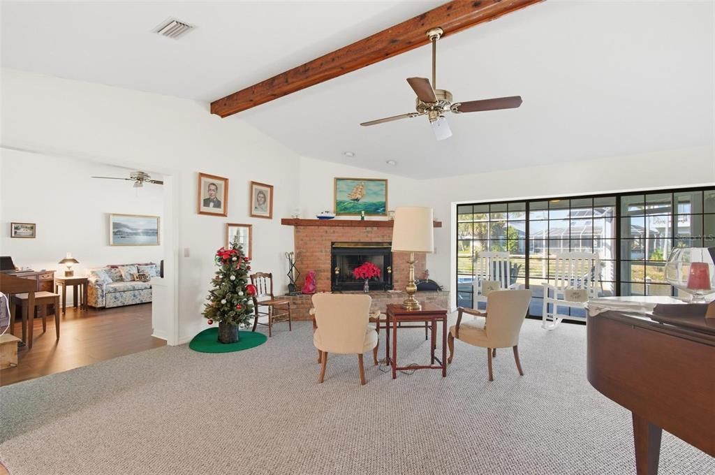 出租: $3,300 (3 贝兹, 2 浴室, 2997 平方英尺)