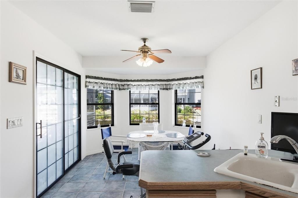 出租: $3,300 (3 贝兹, 2 浴室, 2997 平方英尺)