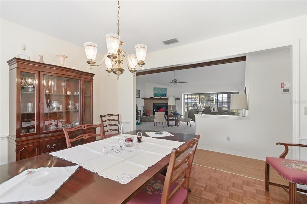 出租: $3,300 (3 贝兹, 2 浴室, 2997 平方英尺)