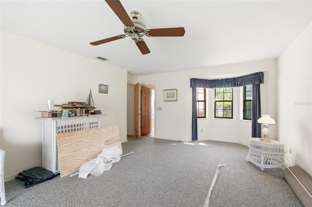 出租: $3,300 (3 贝兹, 2 浴室, 2997 平方英尺)