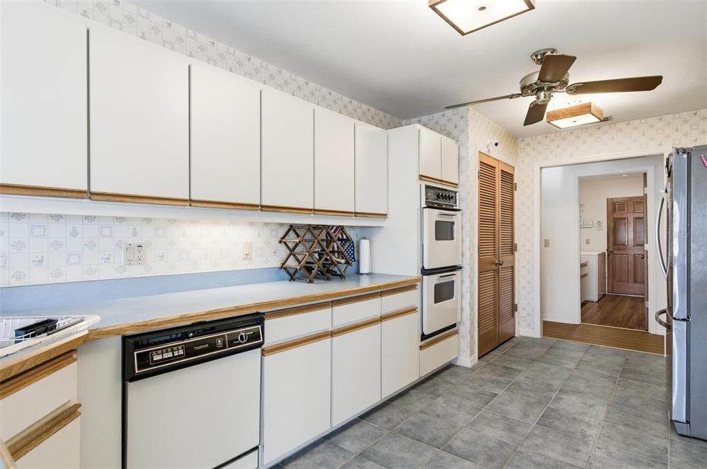 出租: $3,300 (3 贝兹, 2 浴室, 2997 平方英尺)