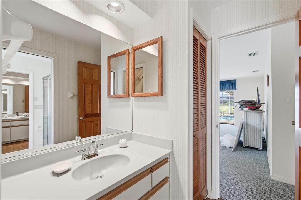 出租: $3,300 (3 贝兹, 2 浴室, 2997 平方英尺)