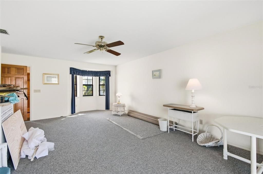 出租: $3,300 (3 贝兹, 2 浴室, 2997 平方英尺)