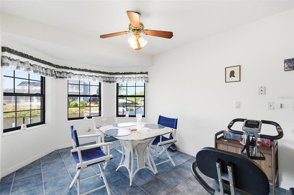 出租: $3,300 (3 贝兹, 2 浴室, 2997 平方英尺)