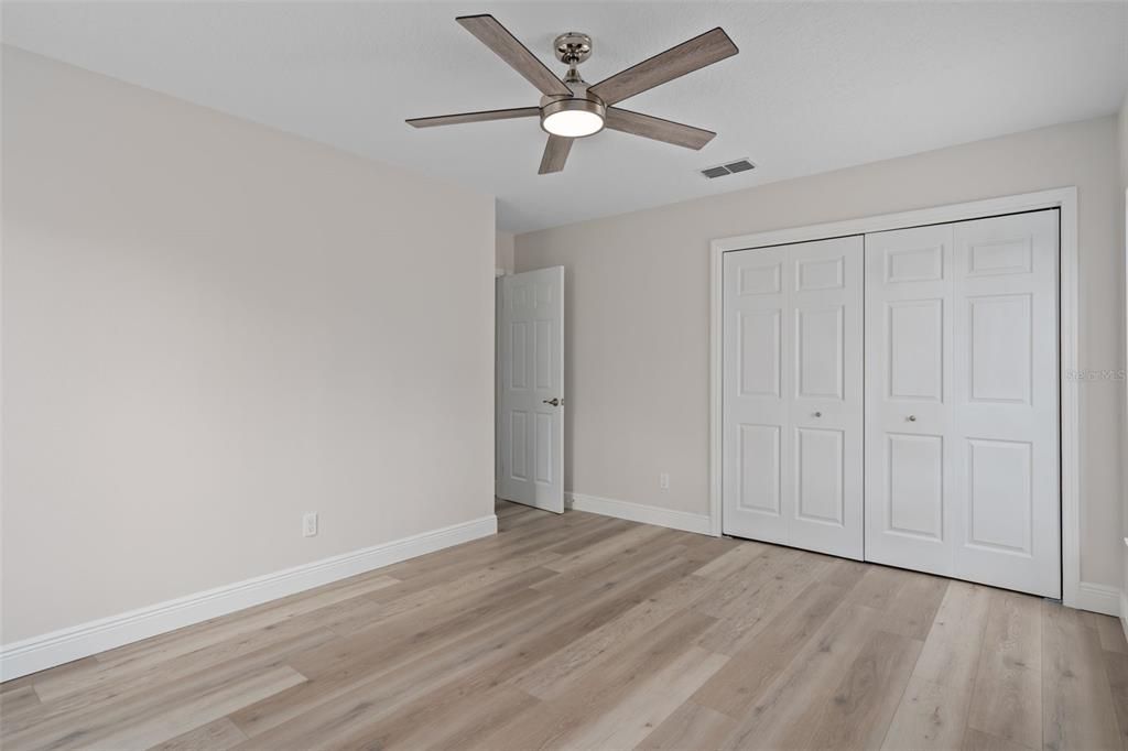 For Sale: $350,000 (3 beds, 2 baths, 1472 Square Feet)