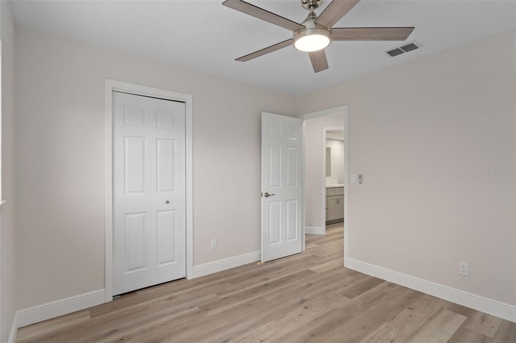 For Sale: $350,000 (3 beds, 2 baths, 1472 Square Feet)