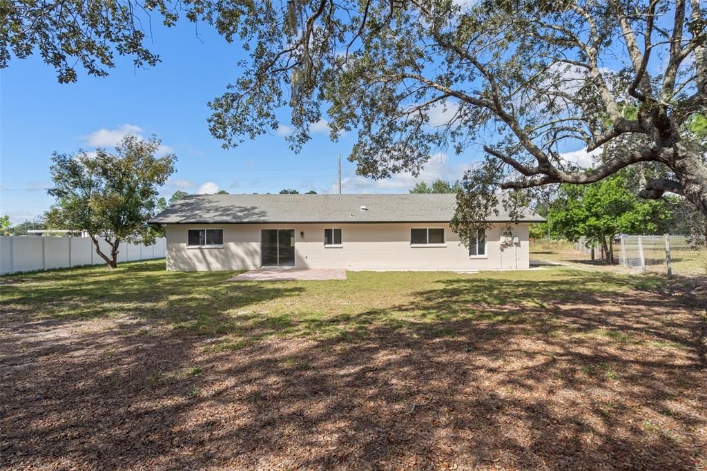 For Sale: $350,000 (3 beds, 2 baths, 1472 Square Feet)