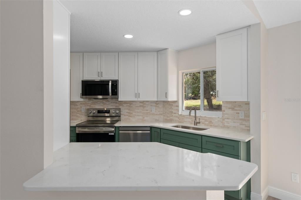 For Sale: $350,000 (3 beds, 2 baths, 1472 Square Feet)