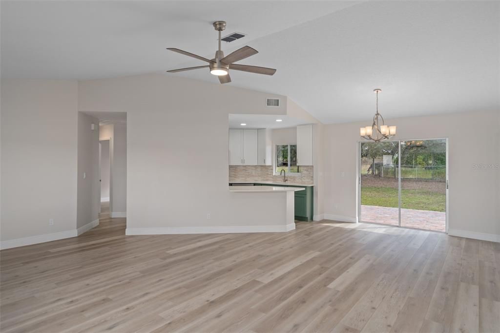 For Sale: $350,000 (3 beds, 2 baths, 1472 Square Feet)