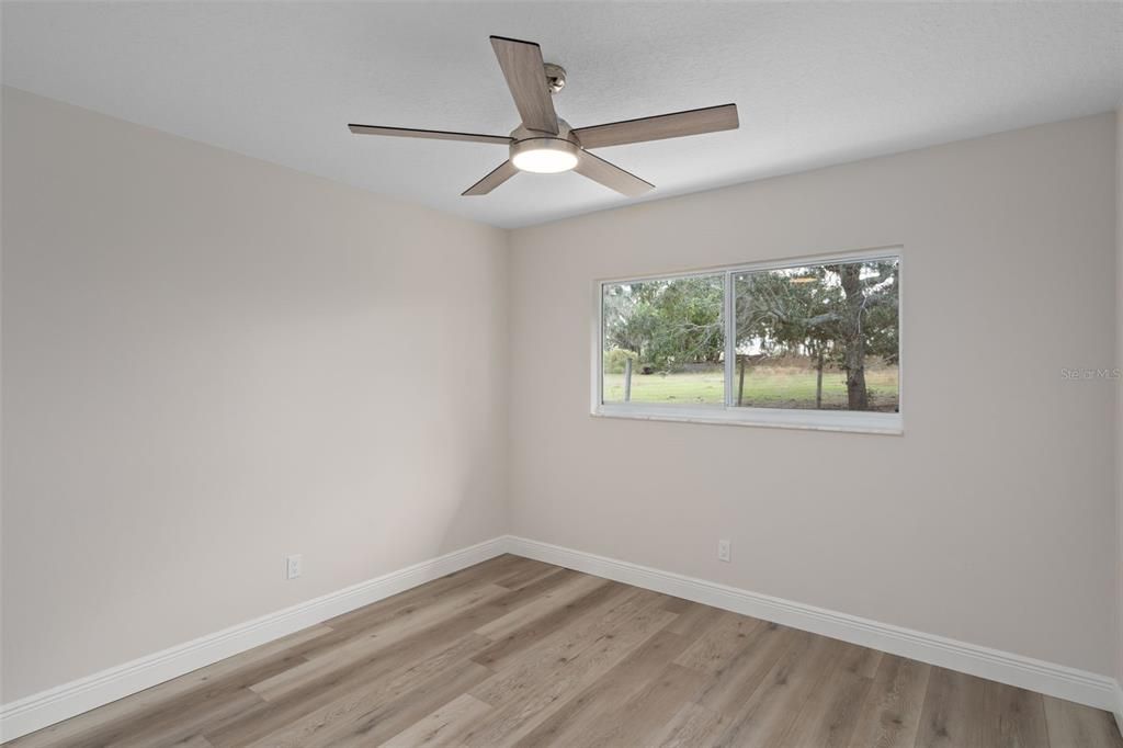 For Sale: $350,000 (3 beds, 2 baths, 1472 Square Feet)