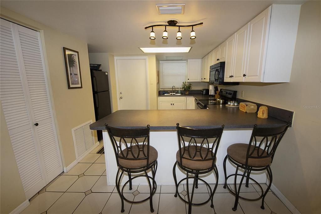 出租: $4,050 (2 贝兹, 2 浴室, 1080 平方英尺)