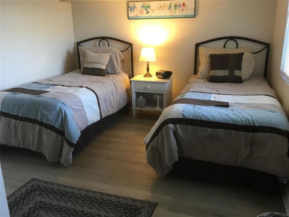 出租: $4,050 (2 贝兹, 2 浴室, 1080 平方英尺)