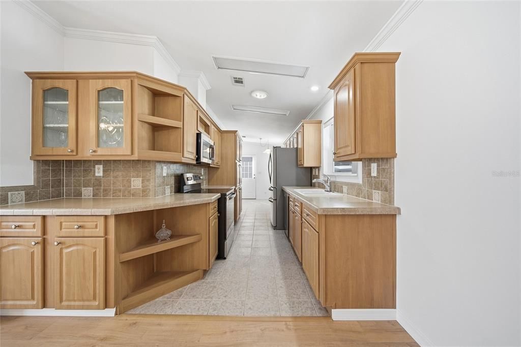 待售: $229,900 (3 贝兹, 2 浴室, 1272 平方英尺)