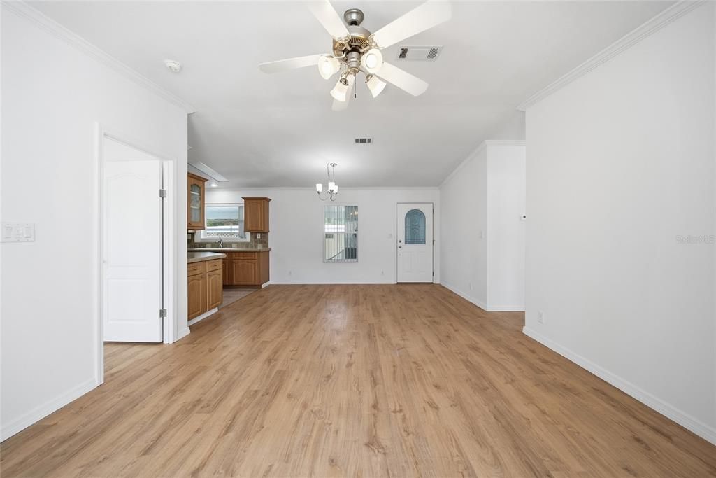 待售: $229,900 (3 贝兹, 2 浴室, 1272 平方英尺)