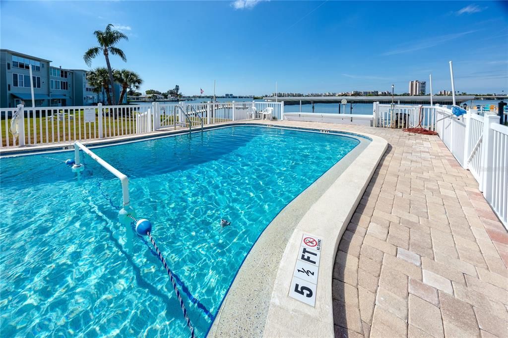 For Sale: $199,000 (2 beds, 2 baths, 1160 Square Feet)