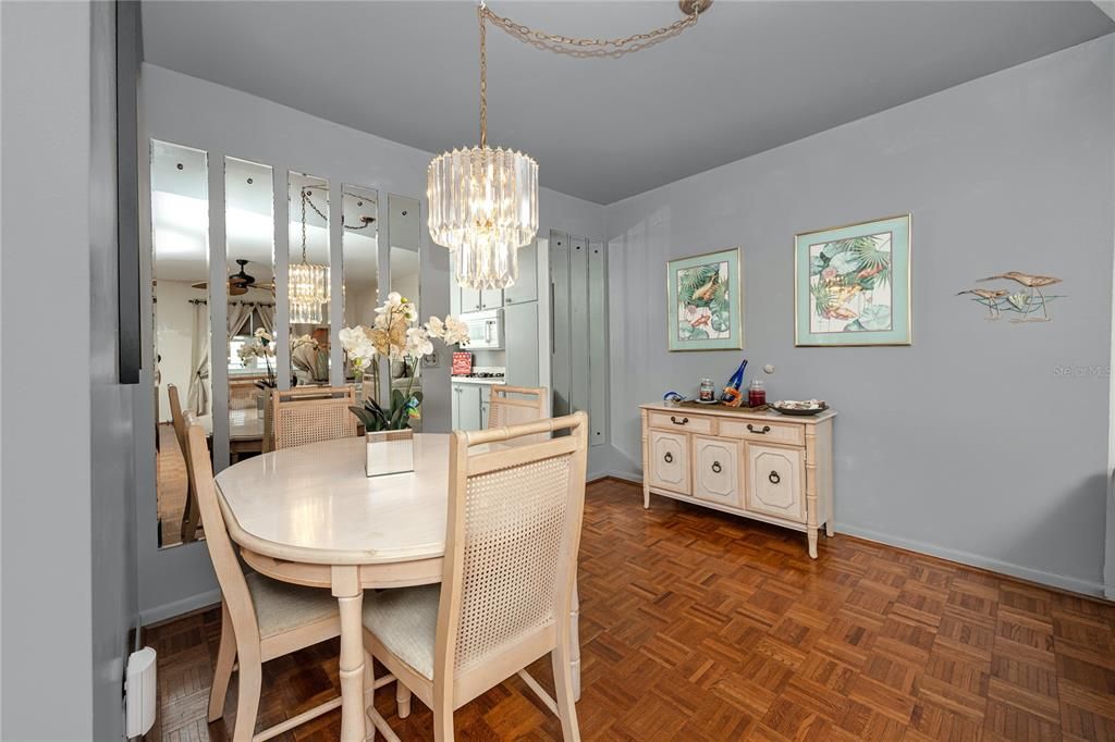 For Sale: $199,000 (2 beds, 2 baths, 1160 Square Feet)