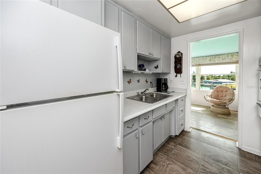 For Sale: $199,000 (2 beds, 2 baths, 1160 Square Feet)